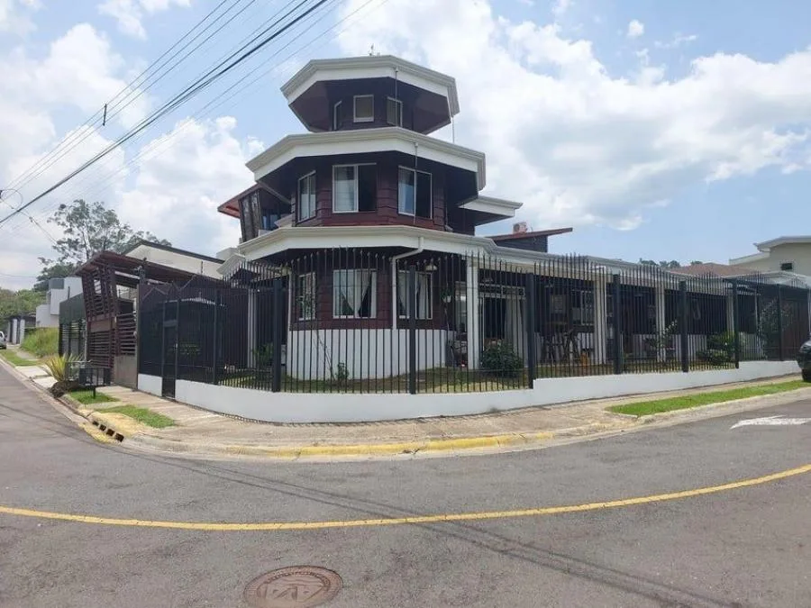 Venta de Casa en Flores, Heredia. RAH 24-1701 - Venta en Flores