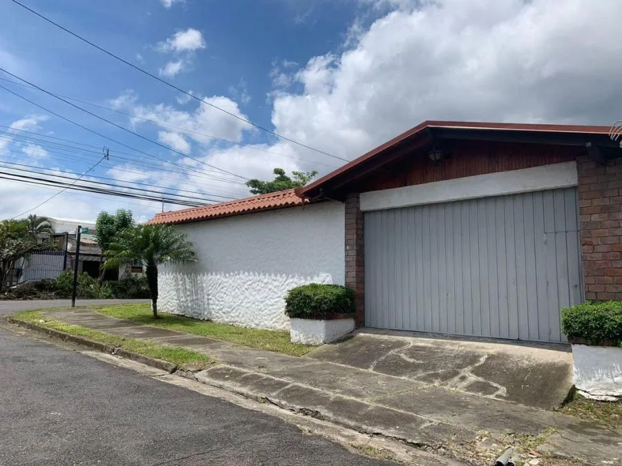 CASA EN VENTA EN PAVAS, SAN JOSÉ RAH 231559 - Venta en Pavas