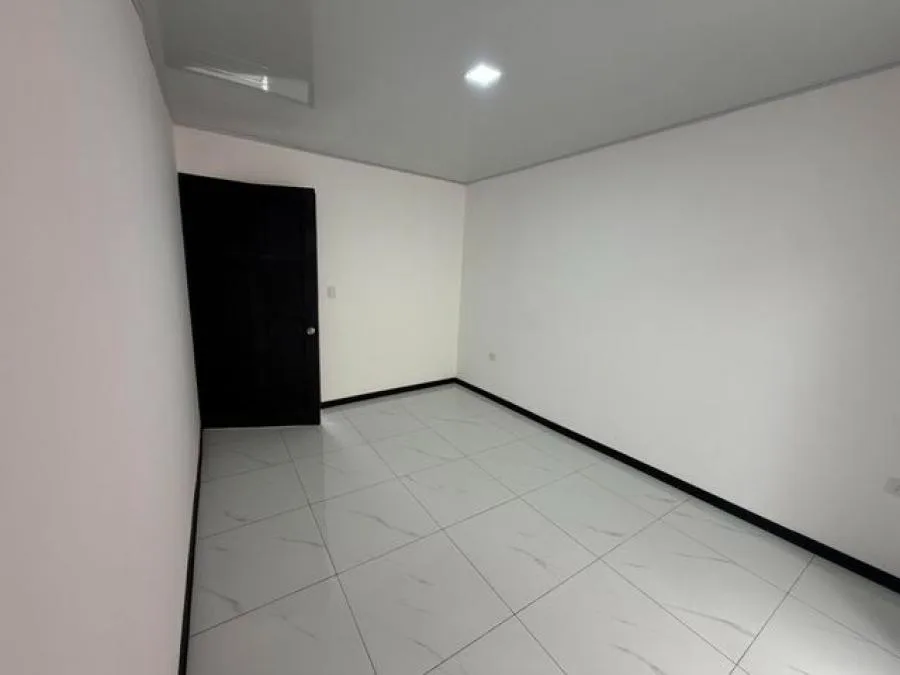 Venta de Casa en Tibás, San José. - Venta en Tibás — photo 2