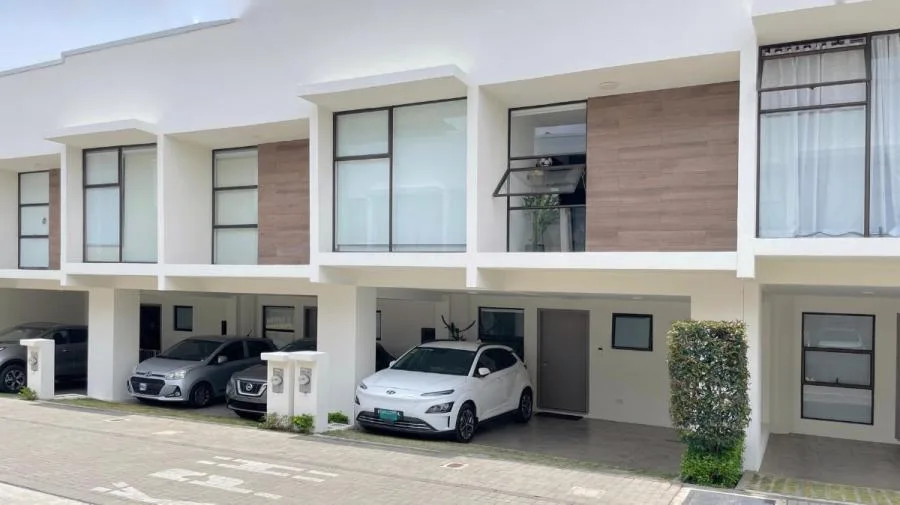 Venta de Preciosa Casa en San Antonio de Escazú / Mls. 25-1776 OFC JB - Venta en Escazú