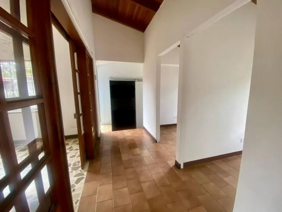 Venta de casa en Santo Domingo de Heredia Uso de Suelo Mixto E.T #25-1056 - Venta en Santo Domingo — photo 2