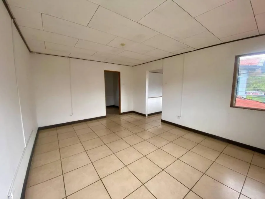 Venta de casa en Santo Domingo de Heredia Uso de Suelo Mixto E.T #25-1056 - Venta en Santo Domingo — photo 5