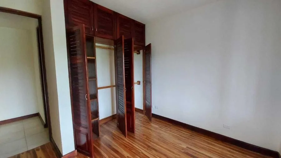 Venta de Magnifica Casa en San Jerónimo, Moravia / OFC Mls. 25-747 - Venta en Moravia — photo 3