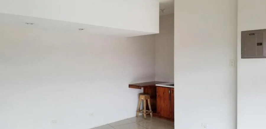 Alquiler de Local Comercial en Tibás, San José. - Alquiler / Renta en Tibás — photo 2