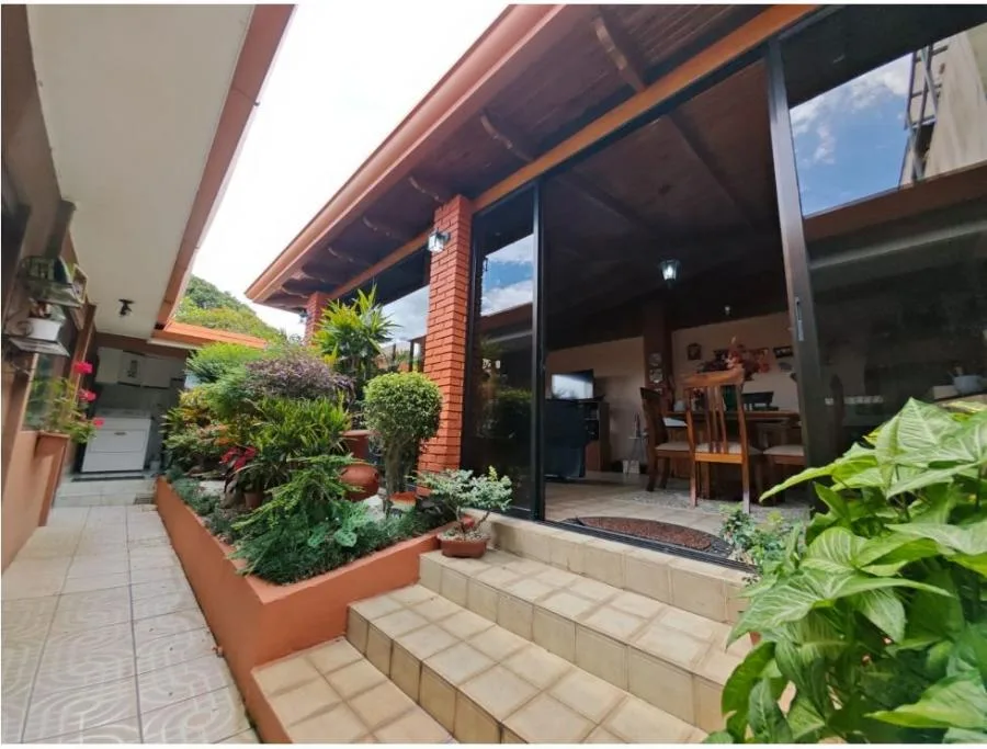 Venta de casa de una planta en Urb Las Rosas, Tibas #5479 - Venta en Tibás — photo 4