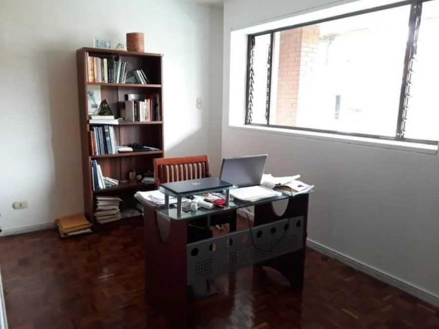 Casa con cuatro habitaciones y amplio Jardin ubicado en Los Colegios Norte, Moravia RAH 231503 - Venta en Moravia — photo 4