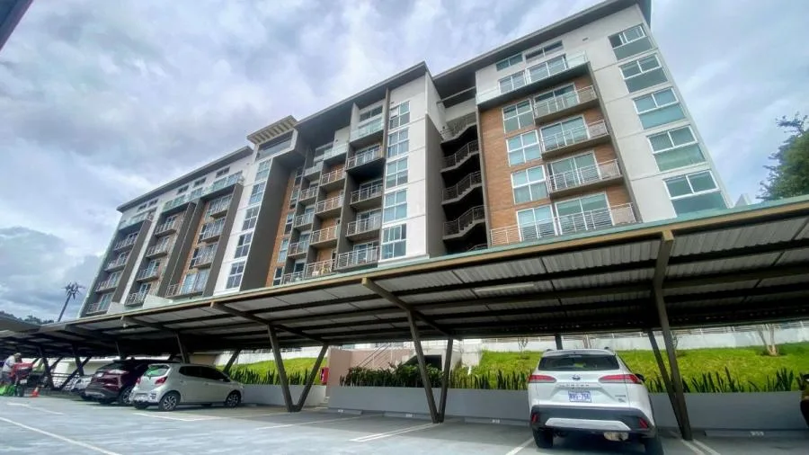 Alquiler de Apartamento en Escazú, San José. - Alquiler / Renta en Escazú
