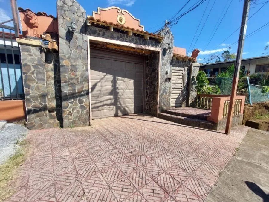 Casa en Venta en San Pedro, Barva, Heredia RAH #232250 - Venta en Barva