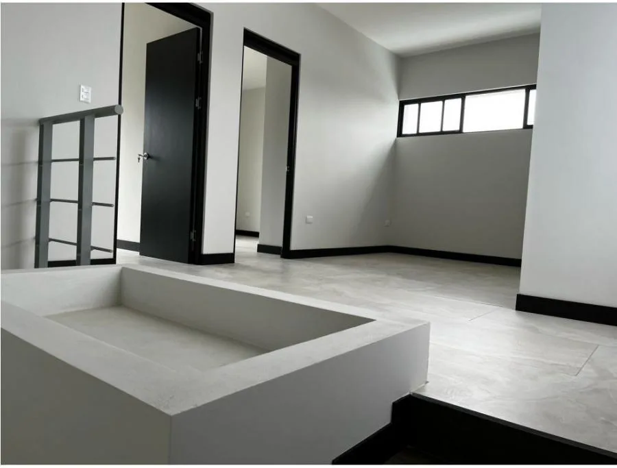 Venta de casa a estrenar en Residencial Quizarco, Santo Domingo de Heredia US$349,000 #EL002 - Venta en Santo Domingo — photo 2