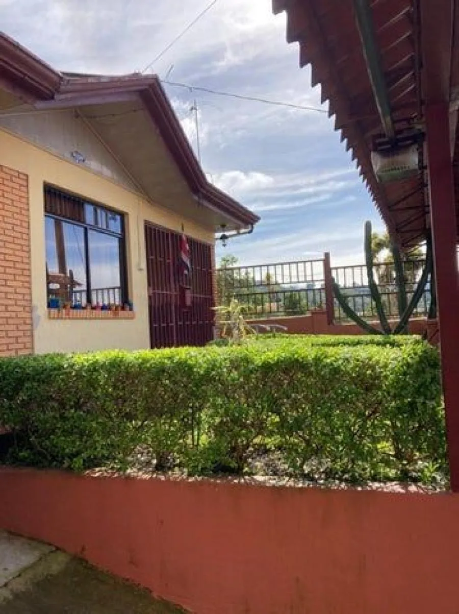 Hermosa Casa en Venta. San Pablo de León Cortes MLS23-3555 - Venta en León Cortes
