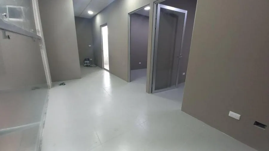 Bodega a estrenar con excelente ubicación en Calle Blancos RAH 231857 - Venta en Goicoechea — photo 2