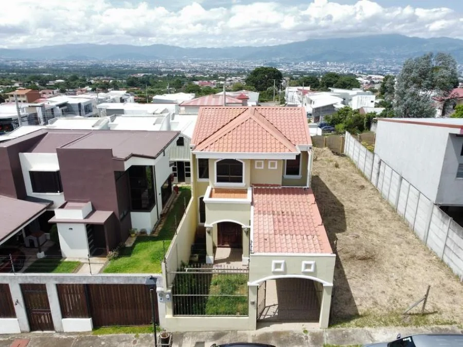 MLS-25-124 LS VENTA HERMOSA CASA SAN RAFAEL HEREDIA - Venta en San Rafael