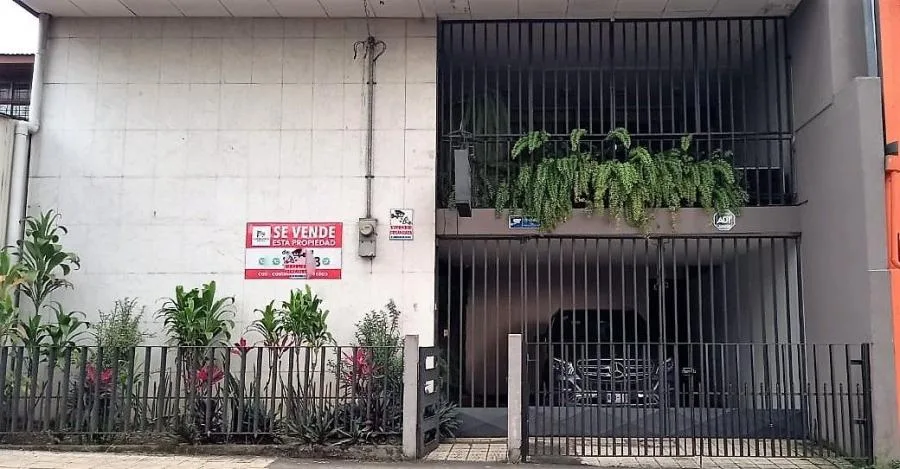 ALAJUELA CENTRO VENDO CASA GRANDE $300.000 - Venta en Alajuela Capital