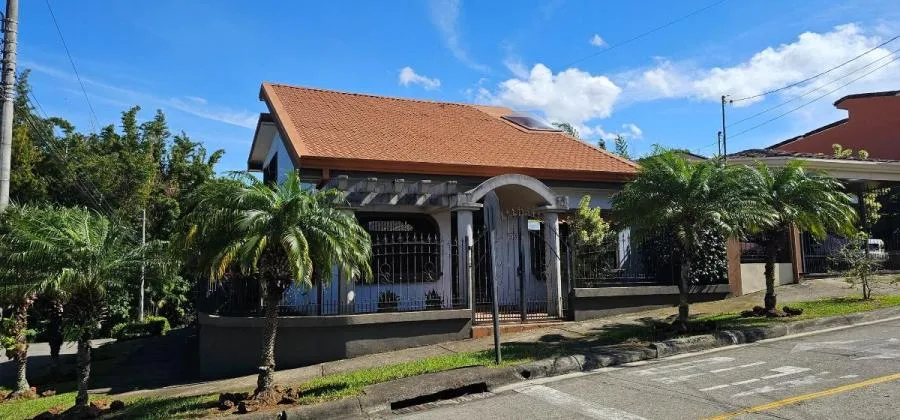 Venta de Casa en Barva, Heredia. RAH 25-1951 - Venta en Belén