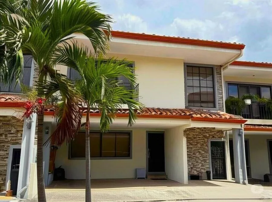 Venta de Casa en Santa Ana, San José. RAH 25-1779 - Venta en Santa Ana