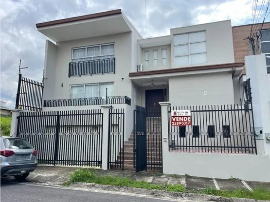 VENTA DE CASA SAN JOSE, ESCAZU, TREJOS MONTEALEGRE - Venta en Escazú