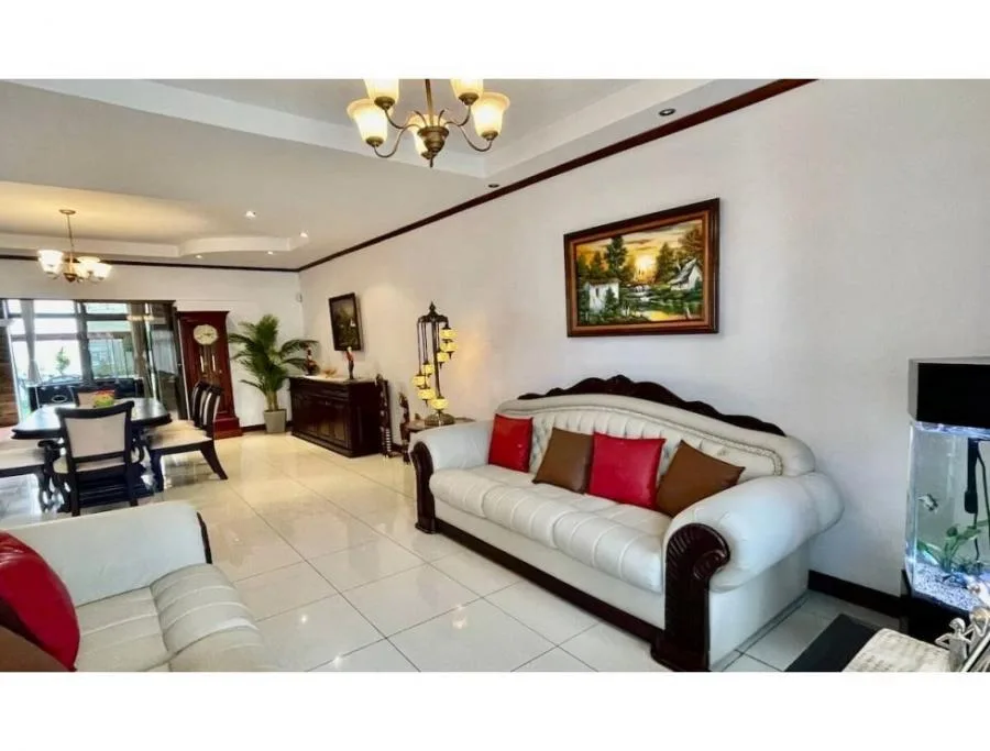 Venta de casa en Residencial Bosques de Catalán, Granadilla US$320,000 #MO003 - Venta en Granadilla