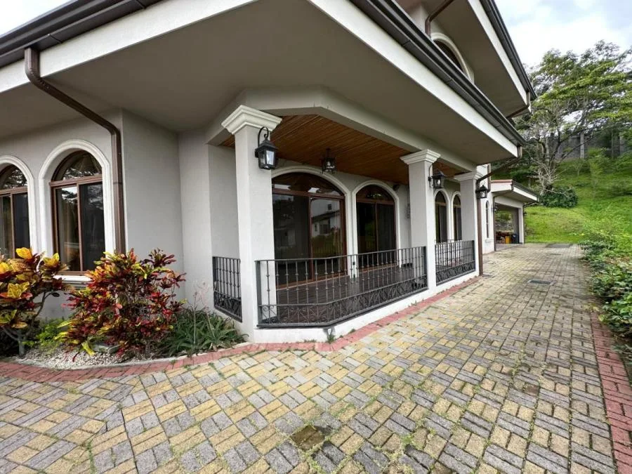 Casa en Alquiler en Mora, San José. MLS 24-82 - Alquiler / Renta en Mora