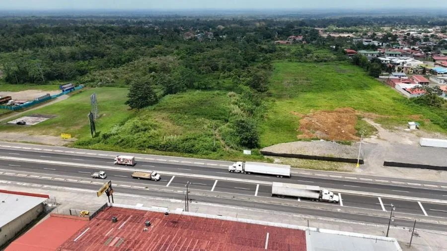 VENTA DE FINCA ALTA DENSIDAD Y COMERCIAL, LIMÓN, GUÁPILES - 9583357  Precio: $5.484.464 (38 por m²)  - Venta en Guápiles