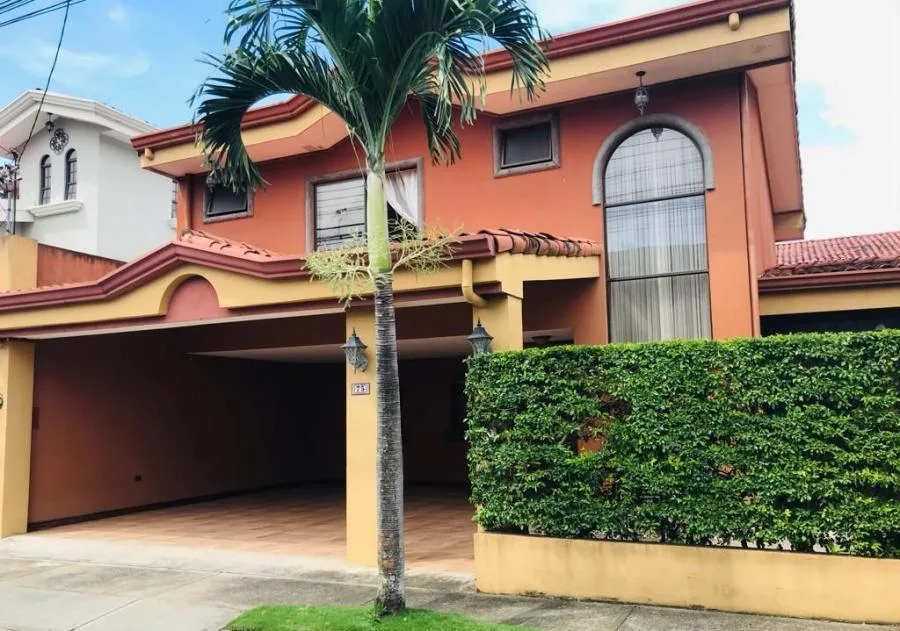 Casa en Venta en Flores de Heredia. RAH 24-774 - Venta en San Joaquín