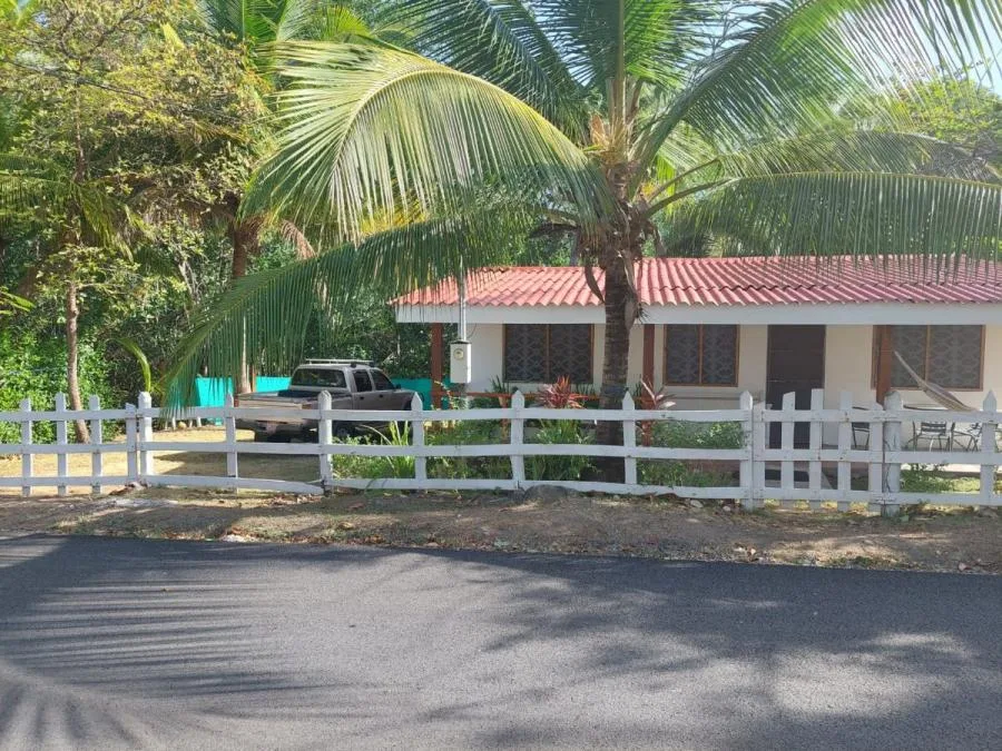 PUNTARENAS CALDERA VENDO CASA CON PISCINA $120.000 - Venta en Esparza