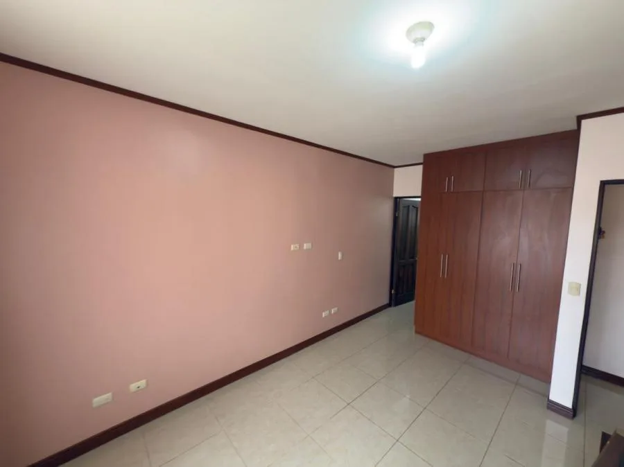 Venta de casa de una planta en Santo Domingo de Heredia # DE004 - Venta en Santo Domingo — photo 4