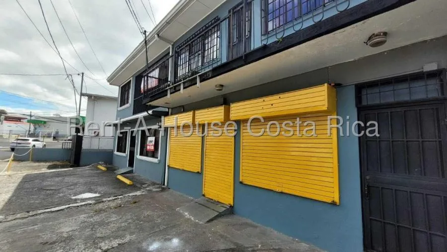 Propiedad comercial de 902 m² con amplio parqueo en Montes de Oca 26-1388 GS - Venta en Montes de Oca
