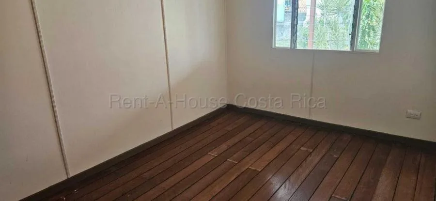 Propiedad comercial de 902 m² con amplio parqueo en Montes de Oca 26-1388 GS - Venta en Montes de Oca — photo 2