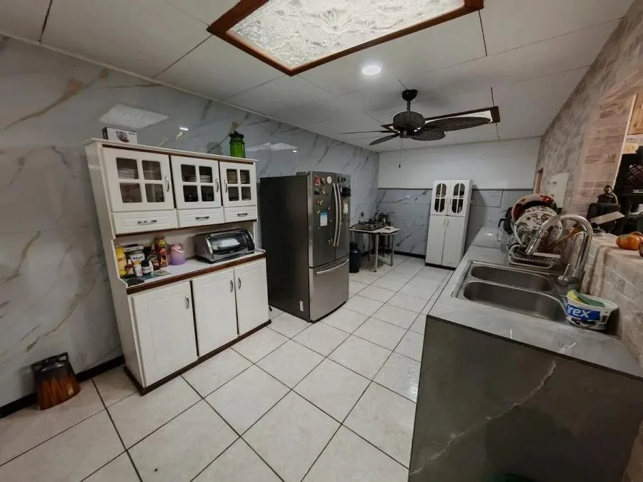 Venta de casa en Venta de casa de una planta en Urb. San Marino, Sabanilla, Montes de Oca - Venta en Montes de Oca — photo 3