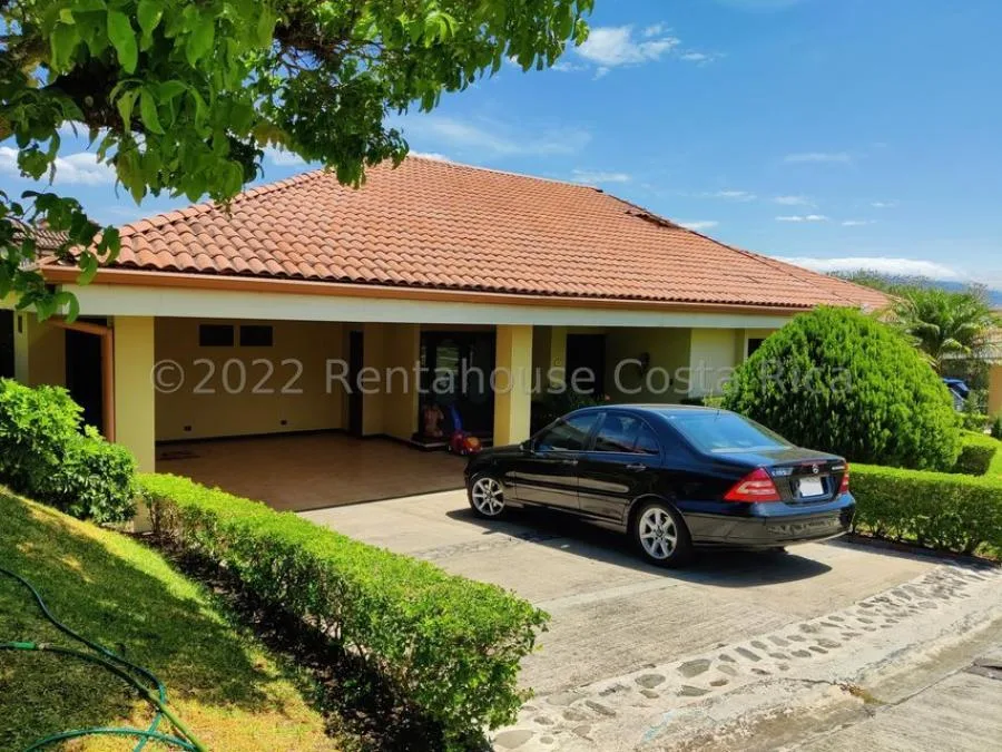 Casa en venta en Escazú, San José. RAH 22-2213 - Venta en Escazú