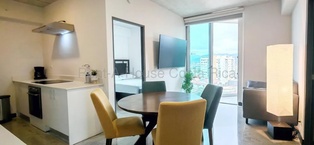 Alquiler de Apartamento en Torre Secrt Sabana San José. - Alquiler / Renta en San José