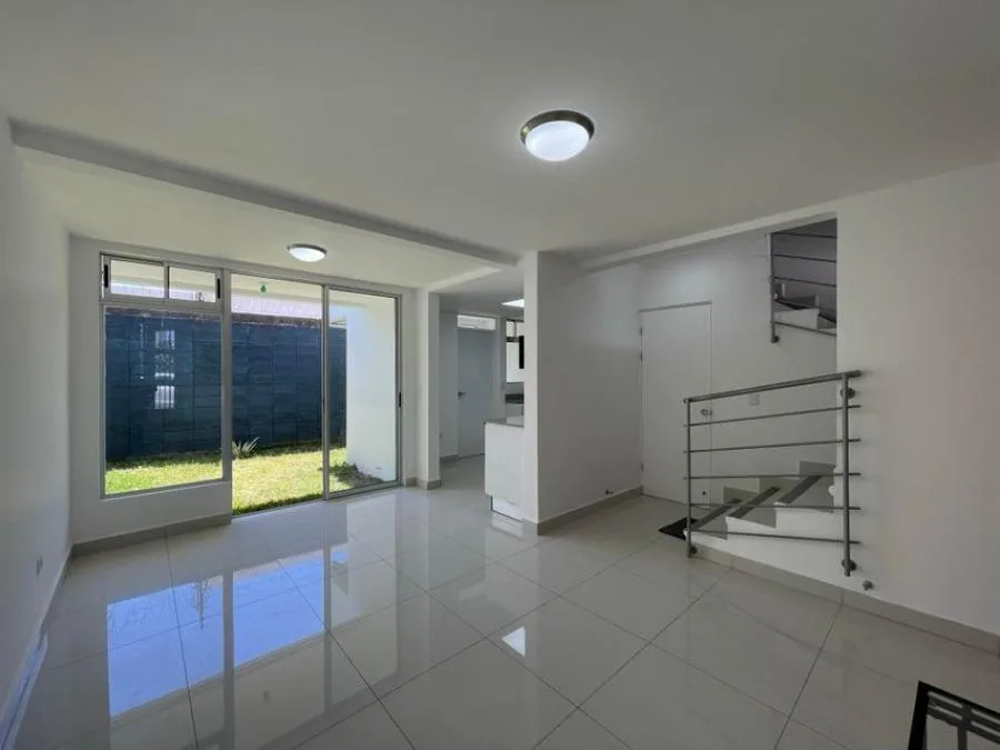 Venta de casa de dos plantas en condominio en San Pablo, Heredia RAH 23397 - Venta en San Pablo — photo 2