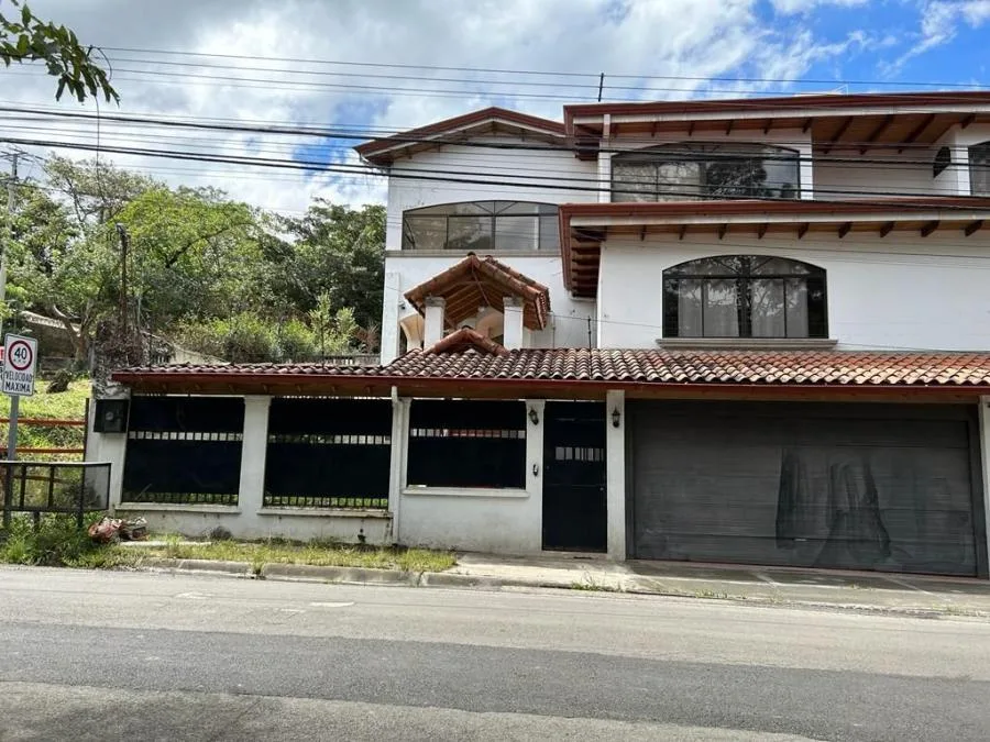 Casa en Venta en Escazú, San José. RAH 24-783 - Venta en Escazú