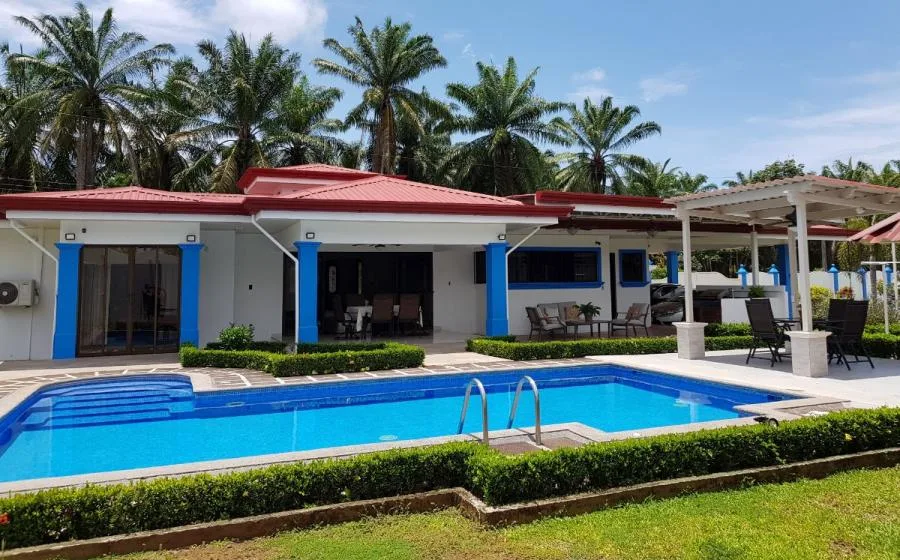 GRAN OPORTUNIDAD - URGE VENDER HERMOSA CASA EN LA PALMA - Venta en Parrita