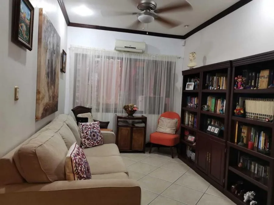 CASA EN VENTA EN ESCAZU, MLS #23-516 - Venta en Escazú