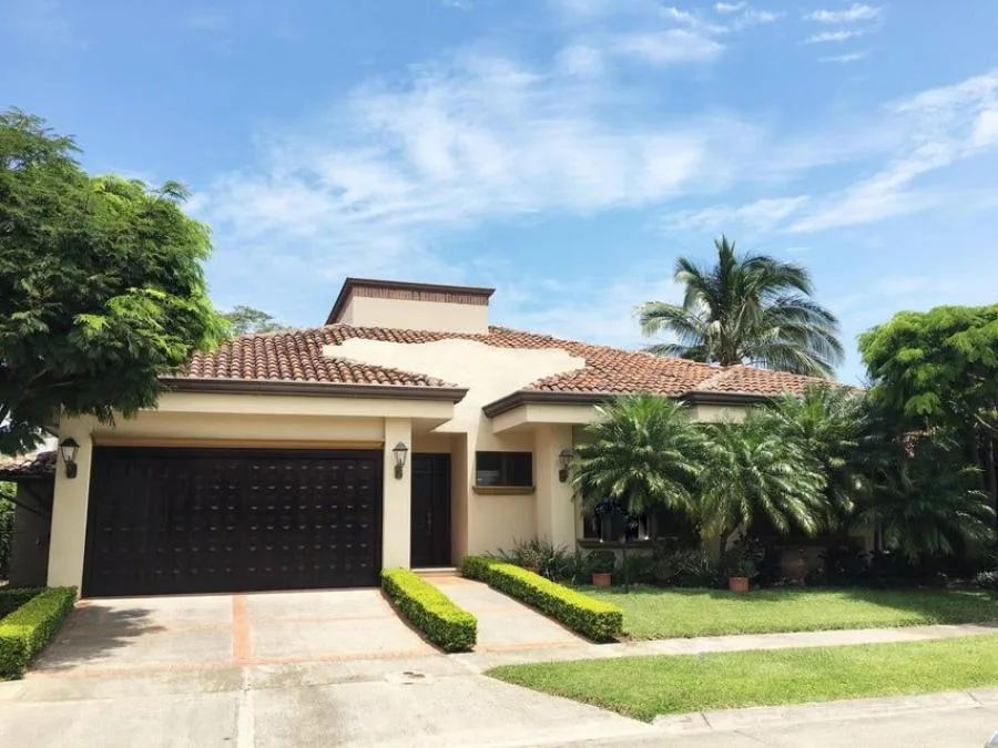 MLS-24-1387 LS ALQUILER Y VENTA CASA SANTA ANA SAN JOSE - Alquiler / Renta en Santa Ana
