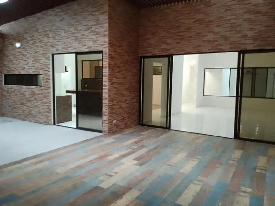 Se alquila casa comercial en mata redonda San Jose - Alquiler / Renta en Mata Redonda