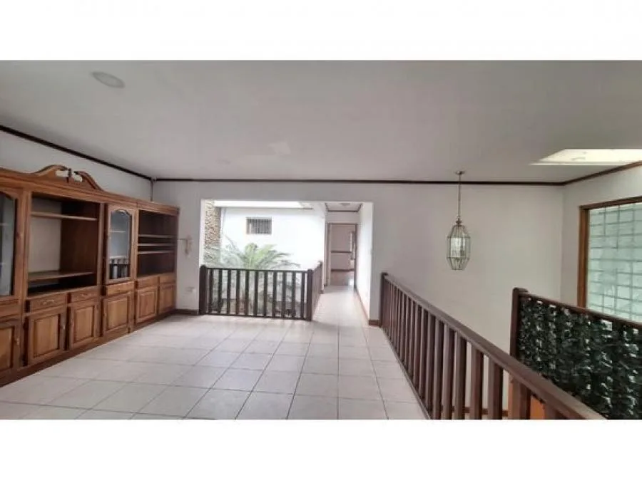 ALQUILER DE CASA PARA OFICINAS, SAN JOSE, SABANA NORTE - Alquiler / Renta en San José — photo 2