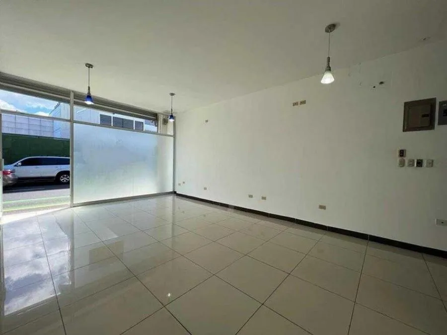 Alquiler de Local Comercial en San jose. - Alquiler / Renta en San José — photo 3