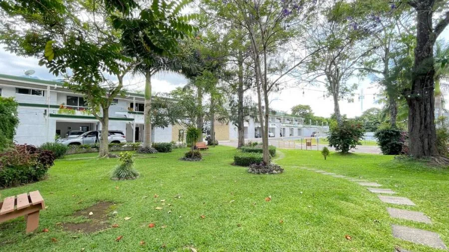 VENTA DE CASA EN CONDOMINIO, SAN RAFAEL DE ESCAZÚ (NR) - Venta en Escazú
