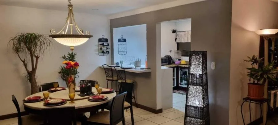 Casa en Alquiler en San Rafael, Escazú. RAH 24-166 - Alquiler / Renta en Escazú