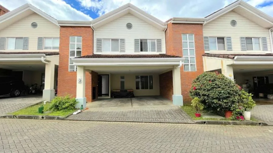 Venta de casa en condominio en San Antonio Escazú  - Venta en Escazú