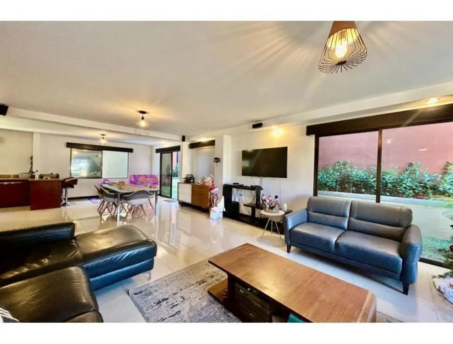 Venta de casa en condominio en Pinares, Curridabat US$295,000 #MO001 - Venta en Curridabat