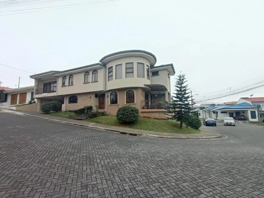 Casa en Venta en Curridabat, San José. RAH 24-960 - Venta en Curridabat
