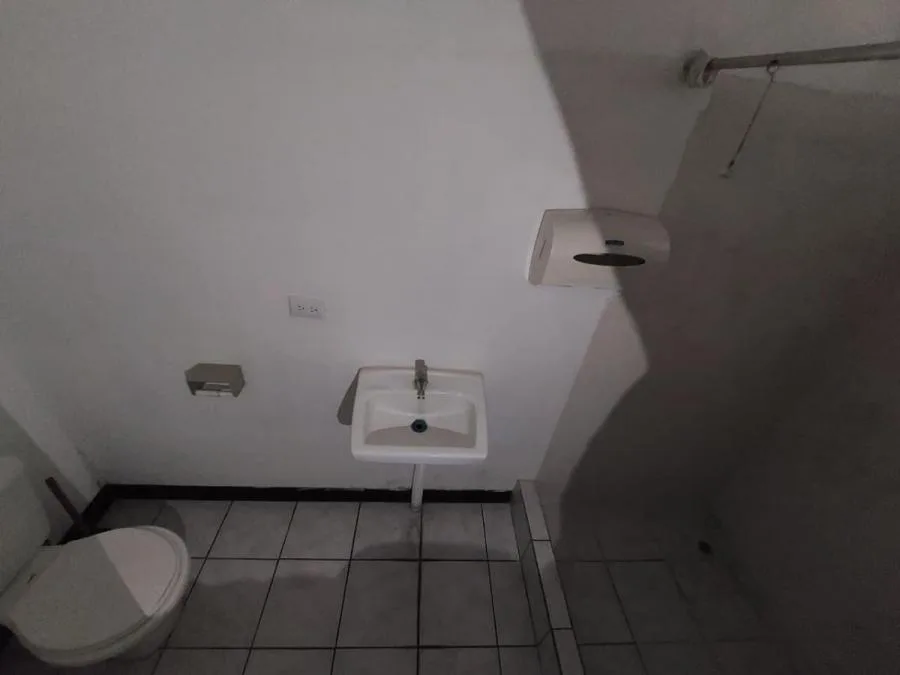 Venta de Casa Comercial en Goicoechea, San José. RAH 26-580 - Venta en Goicoechea — photo 4