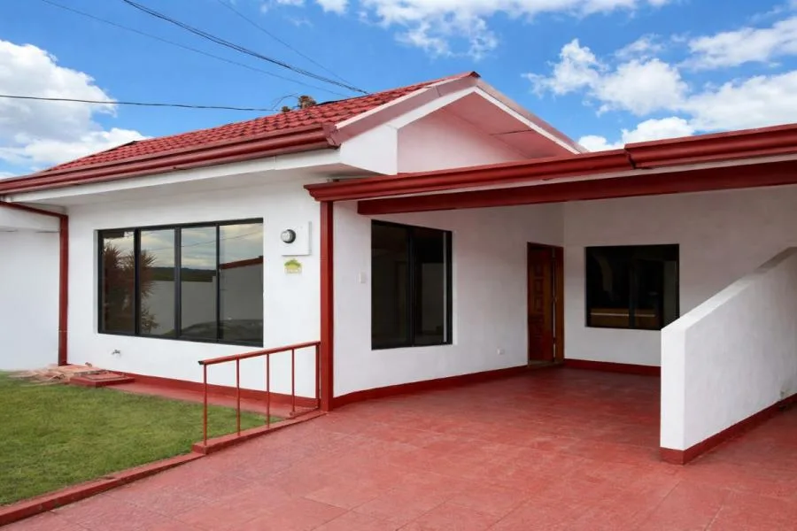 Venta casa 1 planta en exclusivo condominio en Lindora (USD$ 525.000) - Venta en Uruca