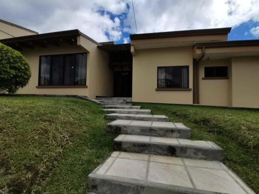 Venta de Casa Curridabat Lomas Ayarco ( JR ) - Venta en Curridabat