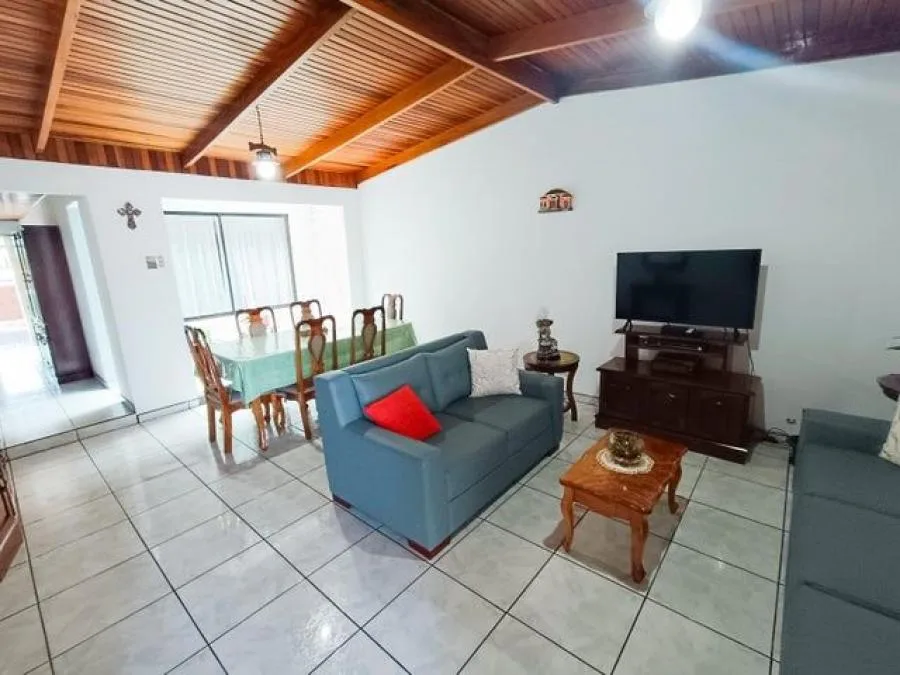 Venta de Casa + Apartamento en Goicoechea, San José. RAH 24-1516 - Venta en Goicoechea — photo 2