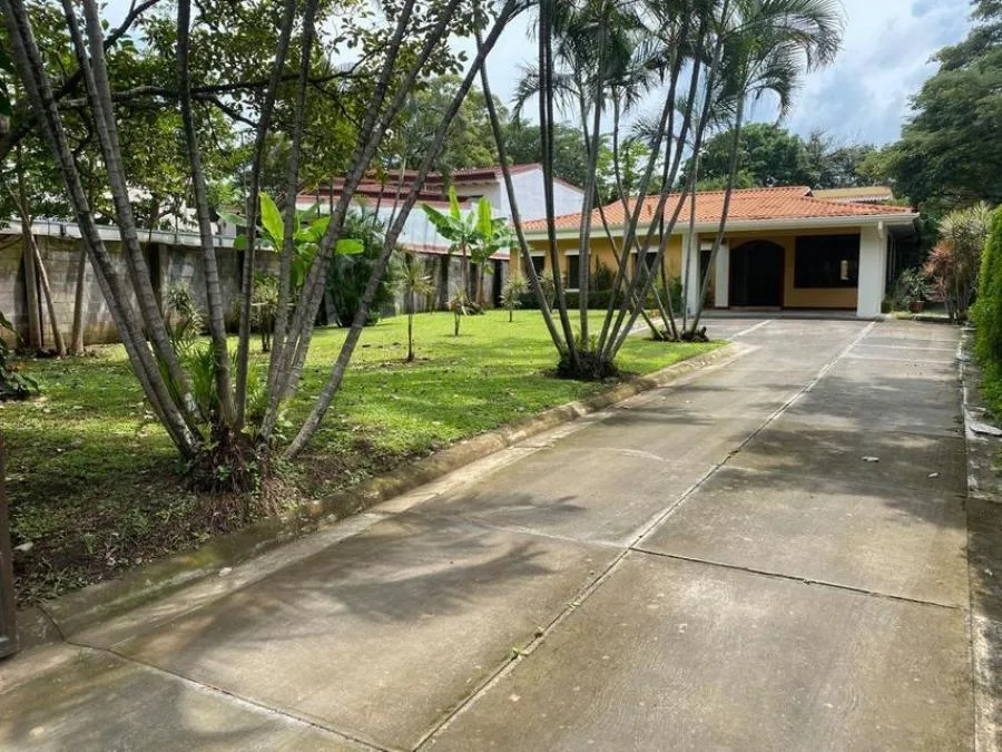 Casa en venta en Pozos, Santa Ana. RAH 22-1026 - Venta en Santa Ana