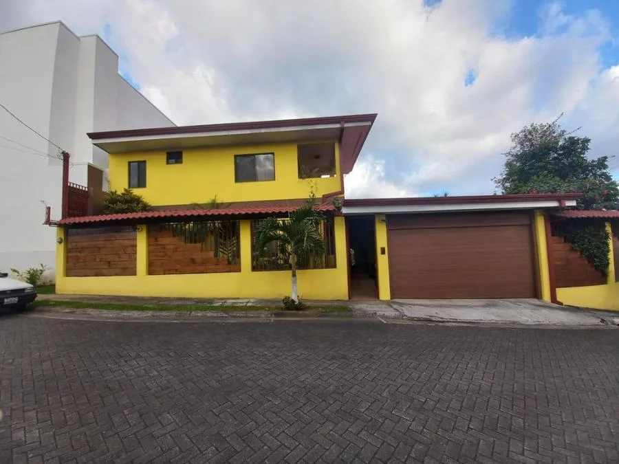Casa en Venta en Goicoechea, San José. RAH 24-1108 - Venta en Goicoechea